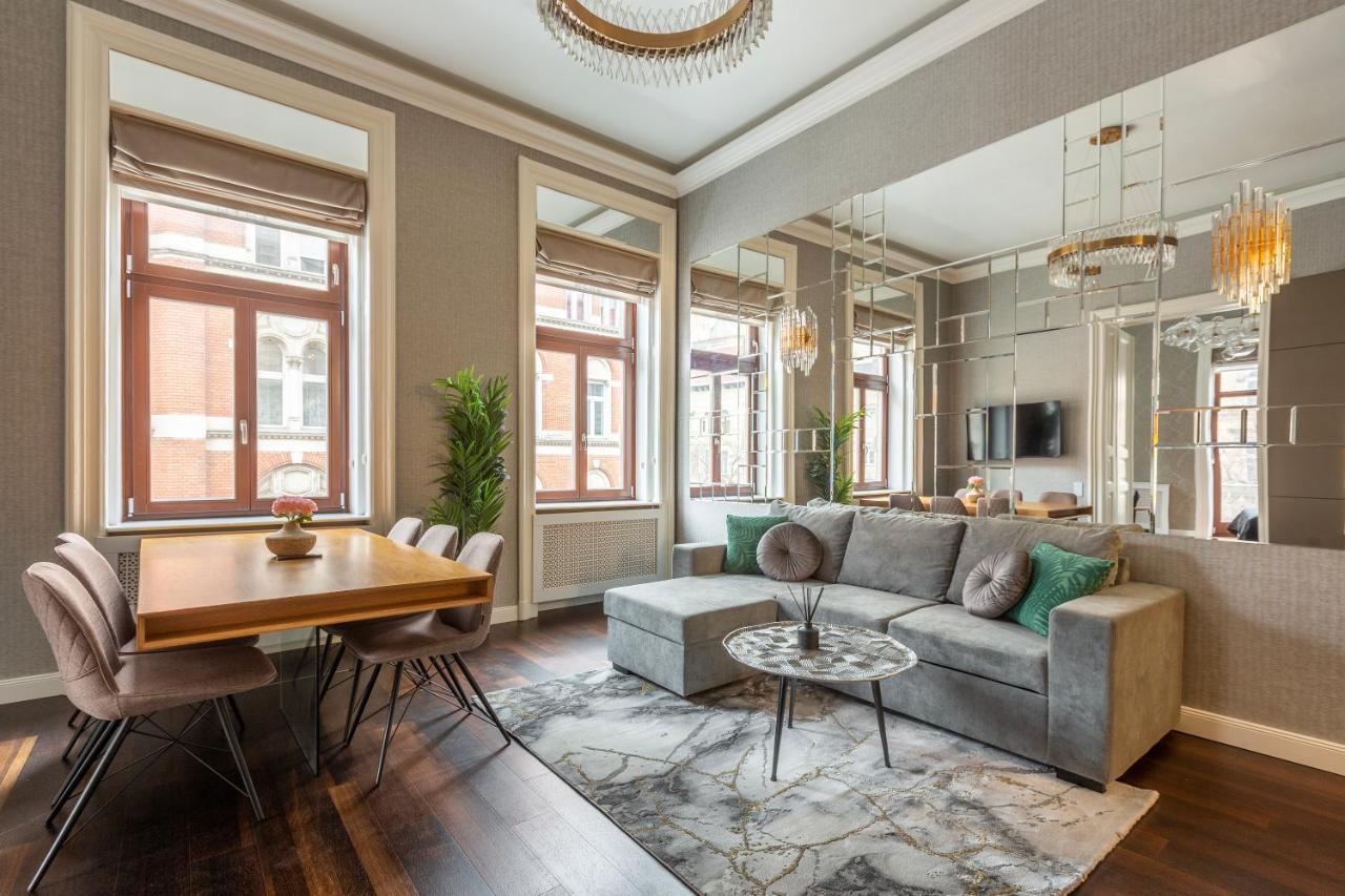 Luxury Apartment With Balcony Next To The New York Cafe Budapest Eksteriør bilde
