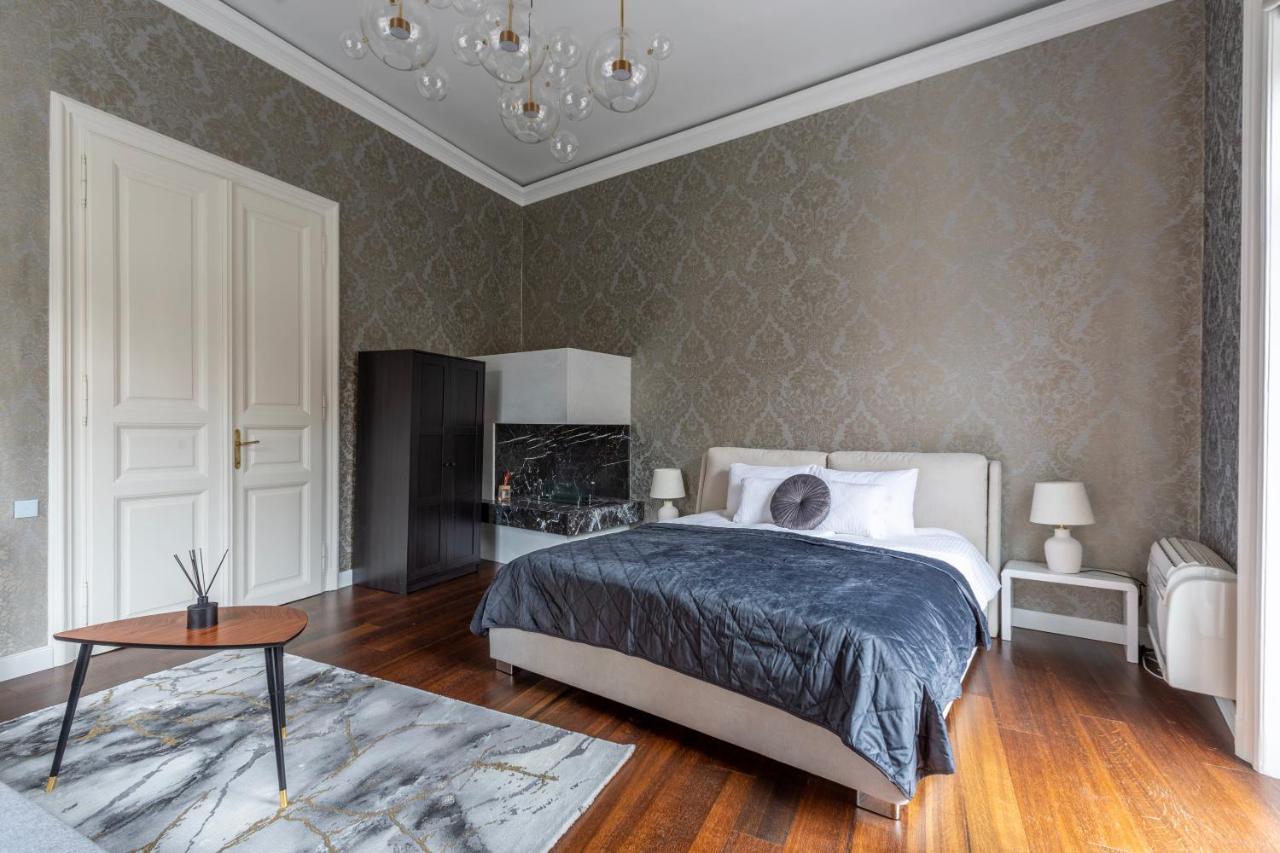 Luxury Apartment With Balcony Next To The New York Cafe Budapest Eksteriør bilde